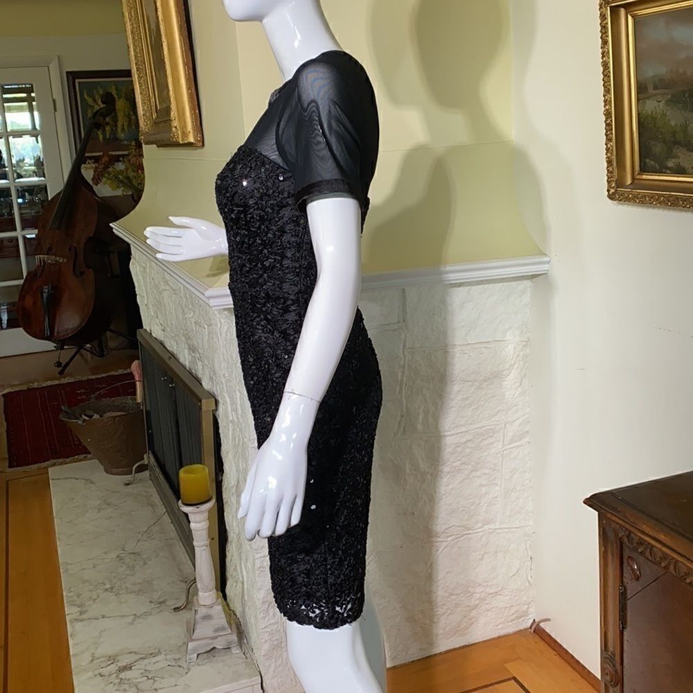 Decode 1.8 LBD Lace & Sequin 50’s Style Dress - Picture 6 of 16